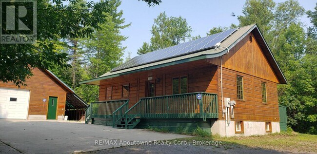 Photo - 914 Skootamatta Lake Rd