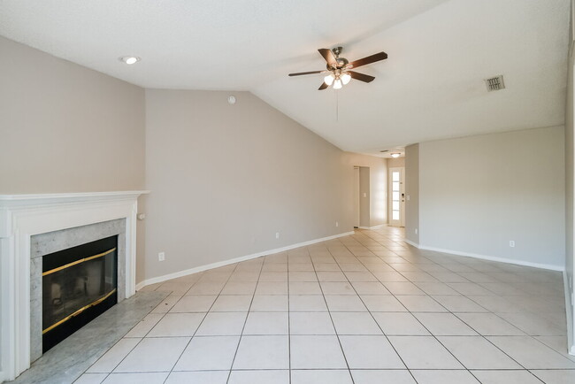 Photo - 9073 Bridgecreek Dr W