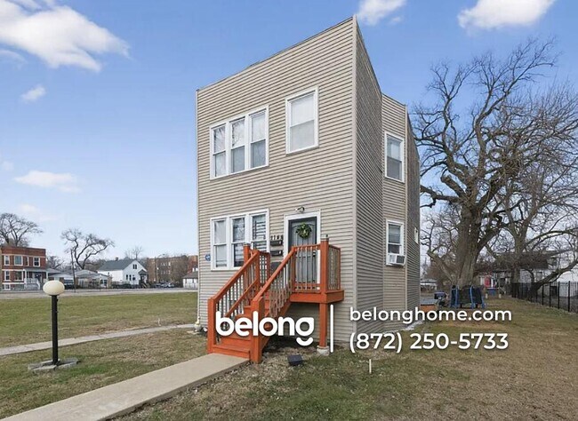 Building Photo - 1144 W 68th St