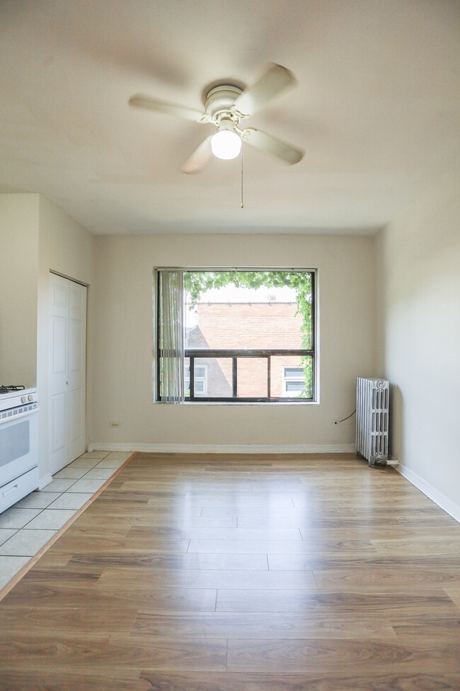 Photo - 1624 W Morse Ave