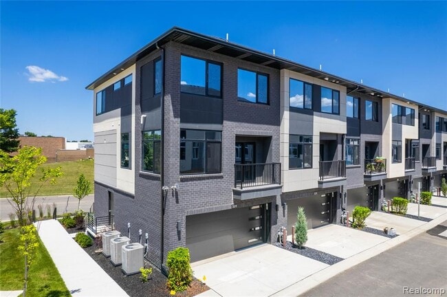 Building Photo - 741 Smart Town Dr