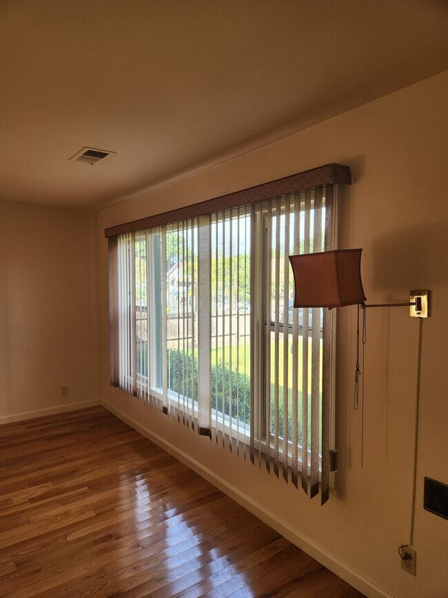 Photo - Charming 2 bd, 1 bath near downtown Santa Rosa