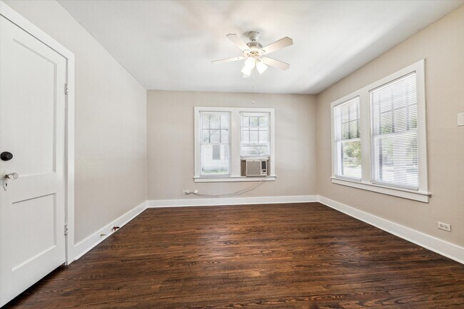 Photo - 422 Silliman St