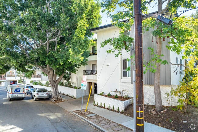 Regal Villa Apartments