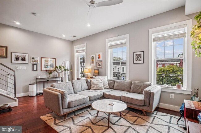 Photo - 455 Luray Pl NW