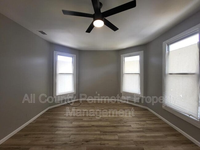 Photo - 1249 Duncan Ave