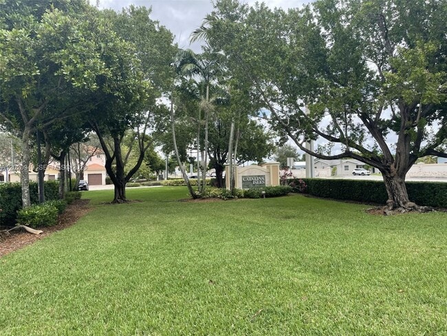 Photo - 8835 S Isles Cir
