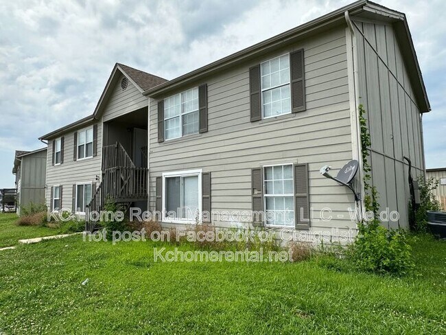 Photo - 838 Saddlewood St