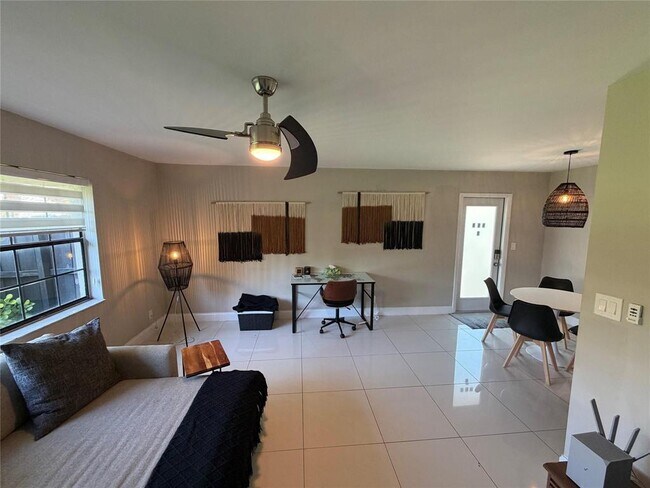 Photo - 608 NE 29th Dr