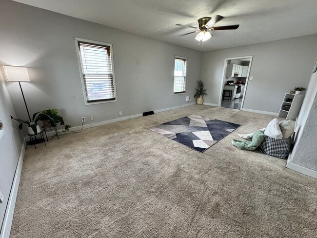 Photo - 230 E Gilbert Dr