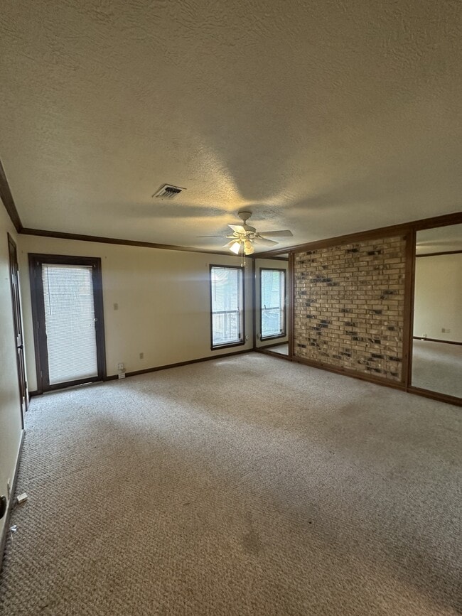 Photo - 605 Church St