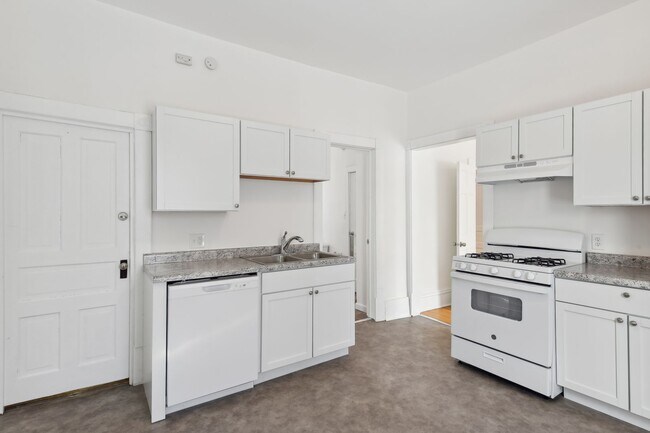 Photo - 1811 E 28th St Unit 1