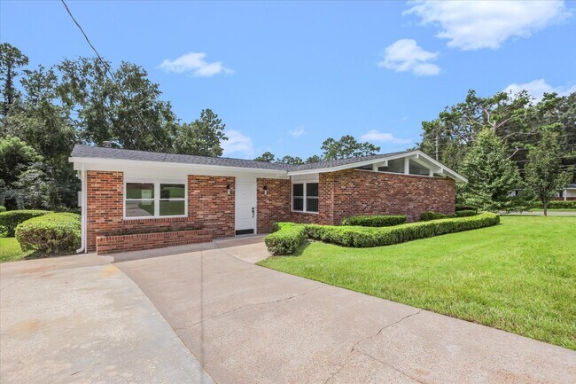 Photo - 2401 Jim Lee Rd