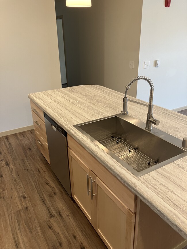 Photo - 435 Century Pl