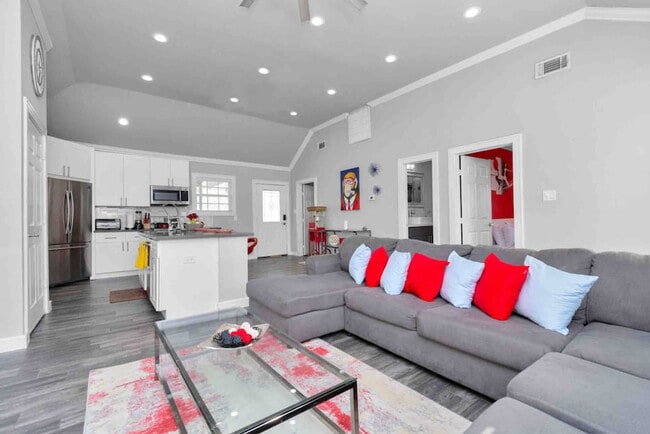 Photo - 2615 Arbor St Unidad FL2-ID1047946P