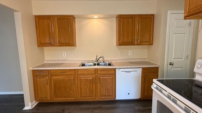 Photo - 3935 Oregon Ave N