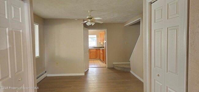 Photo - 450 N Main St