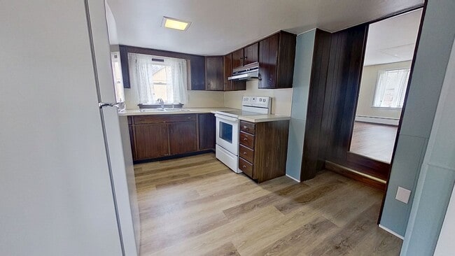 Photo - Bright & Cozy Second-Floor Apartment