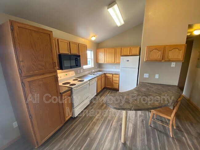 Photo - 535 E Mitchell St Unit Apt C6