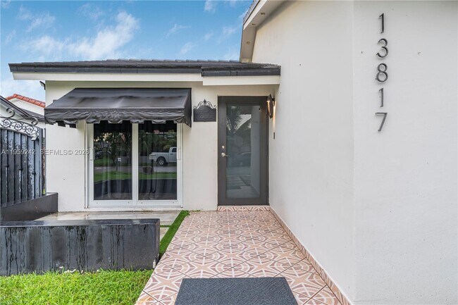 Photo - 13817 SW 24th St