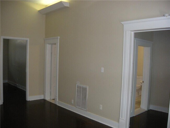 Photo - 915 W 23rd St Unit C