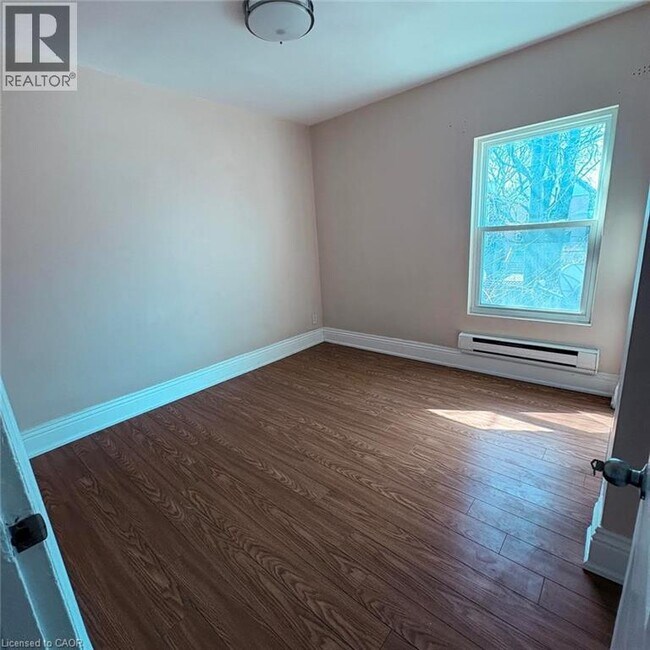 Photo - 95 Sanford Ave N