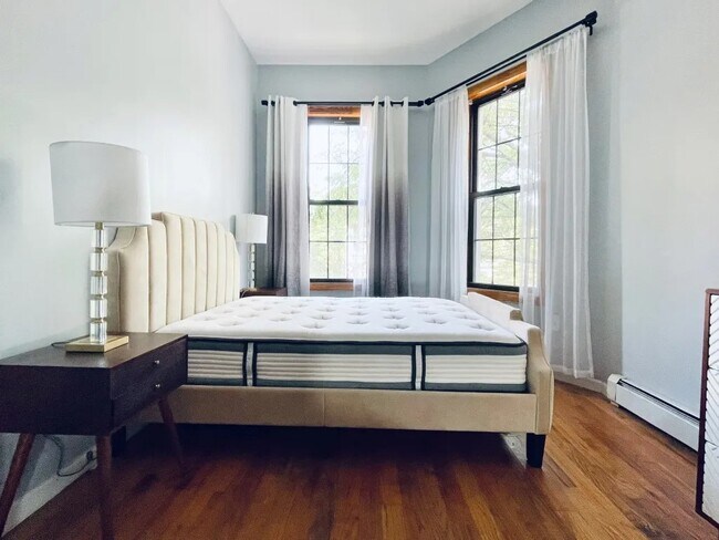 Furnished room/NOT APARTMENT