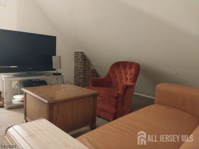 Photo - 97 Easton Ave Unidad 2