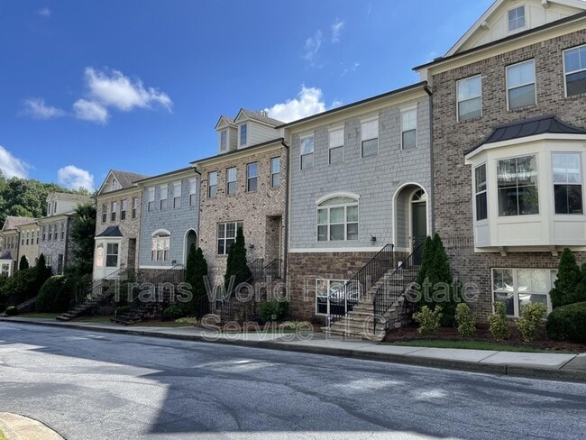 Building Photo - 4648 Pine St