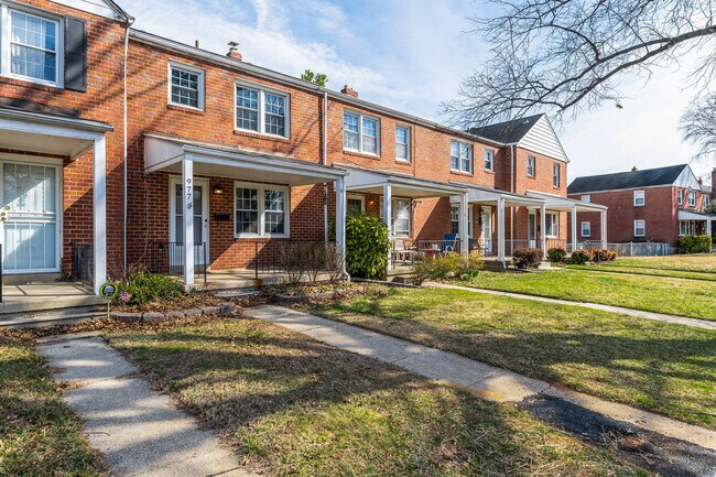 Photo - 977 Fairmount Ave