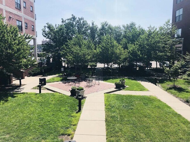 Photo - 2107 Grand Blvd Unidad 606