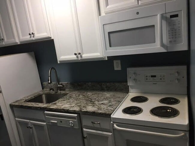 Building Photo - 1118 St Paul St Unit Apt 3F