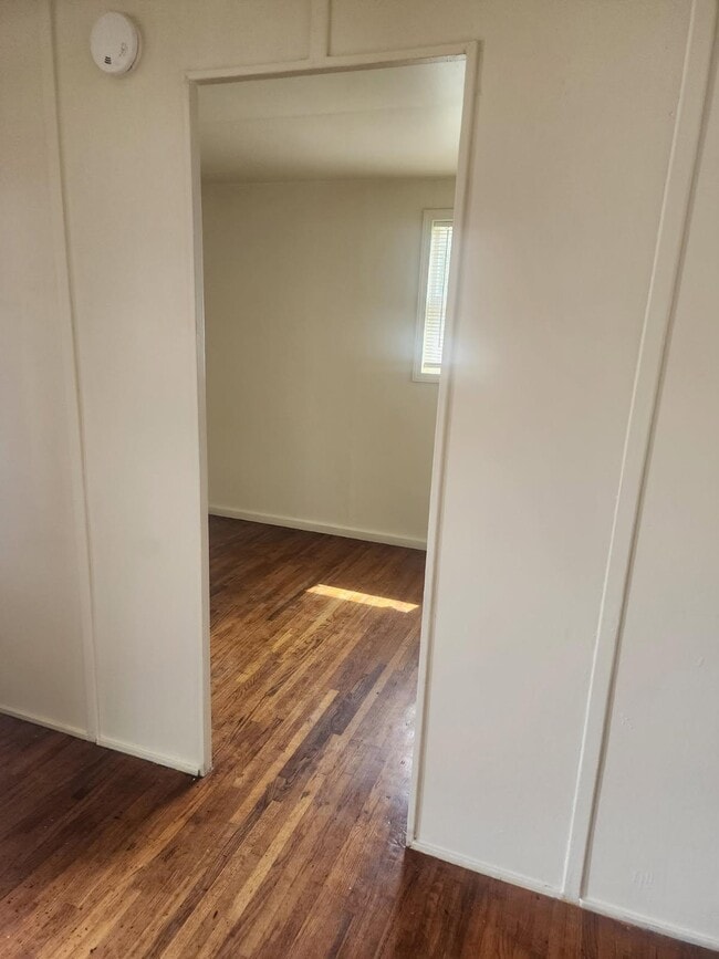 Bedroom APT B