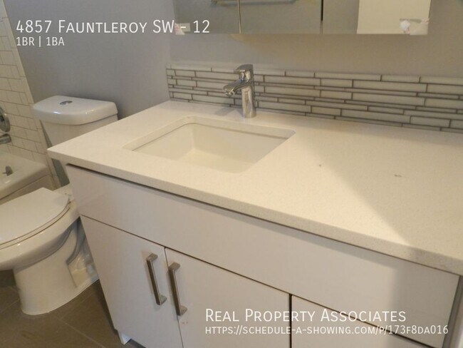 Photo - 4857 Fauntleroy Wy SW Unit 12