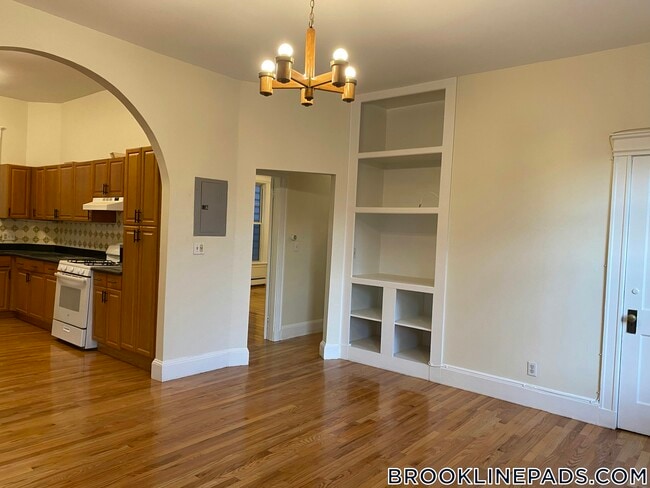 Photo - 38 Babcock St Unit 1