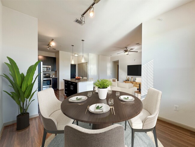 Photo - 2700 Brazos St Unidad 4517