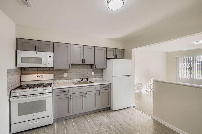 Photo - 24430-24438 W Eames St