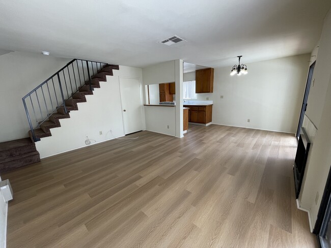 11913 Avon Way