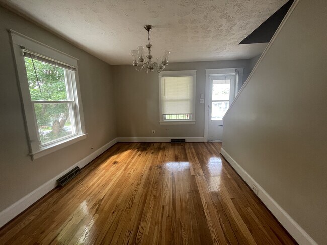 Photo - 2518 Morson St