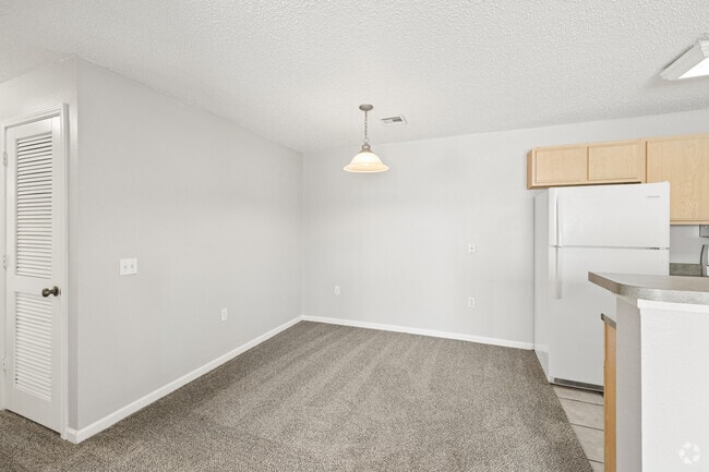 2B60 2BR, 2BA - 987SF - Dining Room