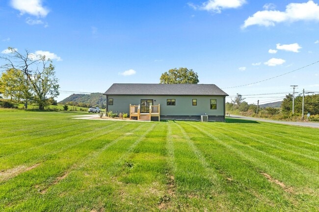 Photo - Modern Mountain Living Minutes from the Watauga River!