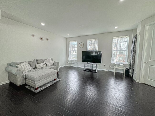 Photo - Stunning and Spacious 4 Bed 3.5 Bath End Unit Townhome In Highly Desired Goose Creek Club