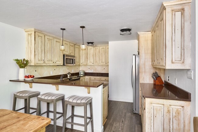 Photo - 800 S Monarch St Unidad 13