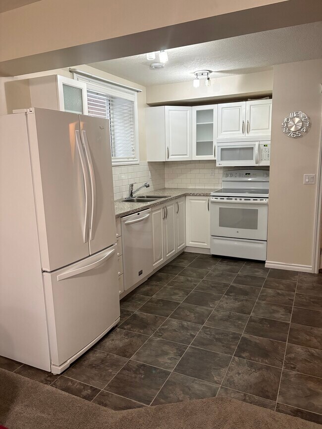 Photo - 63 Auburn Glen Green SE