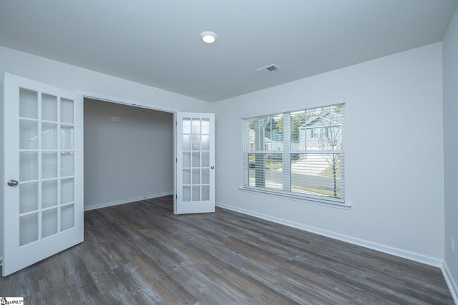 Photo - 115 Roocroft Ct