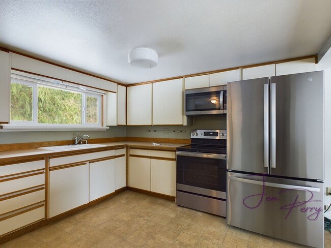 Photo - 3 Bedroom 2 Bathroom Home For Rent