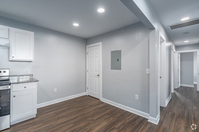 3BR, 1.5BA - 1,100SF - Dining Area