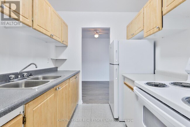 Photo - 900 Glen St Unit 215