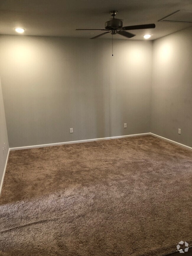 Building Photo - 530 18th St Unit 106 Rental