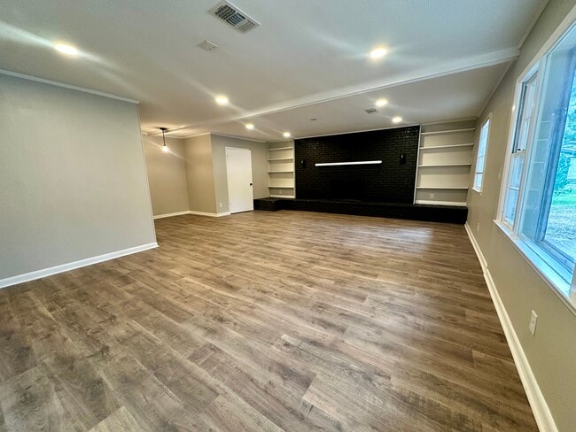 Photo - 135 Maple St